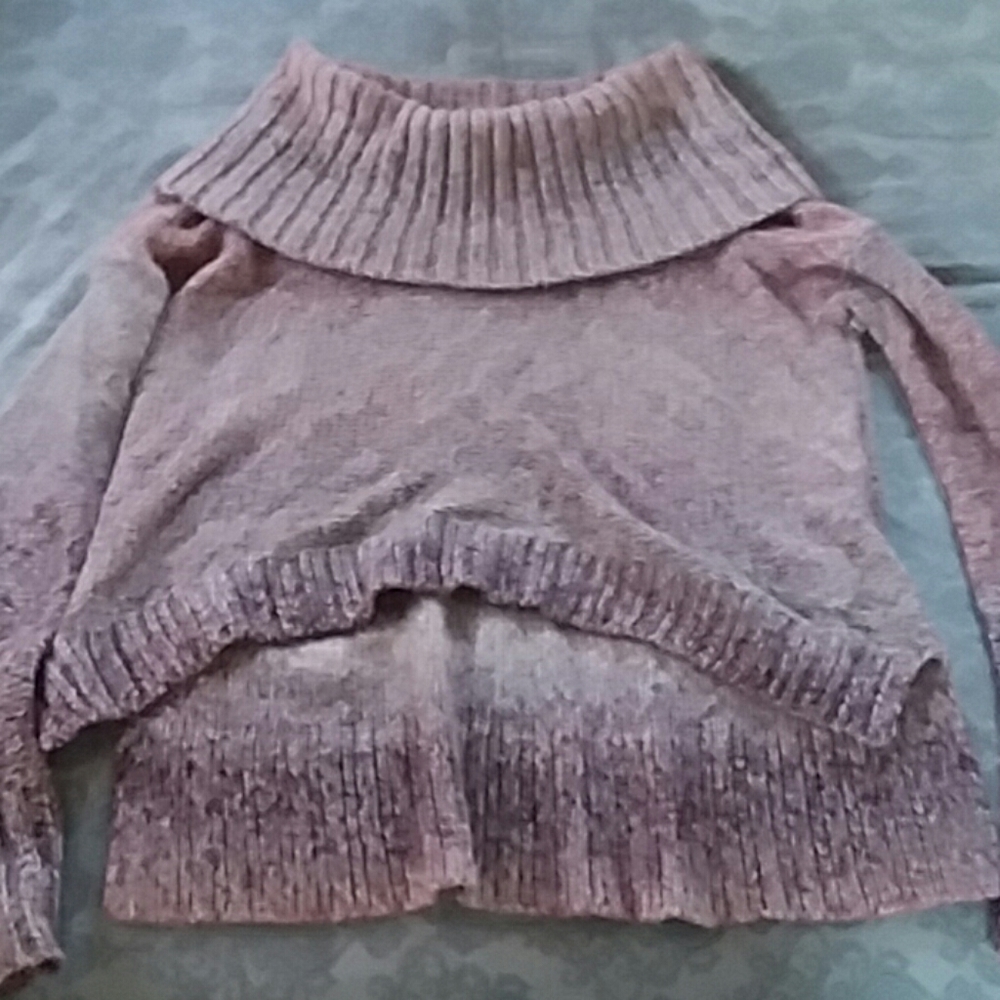 American Eagle Outfitters sweater